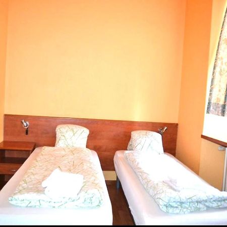 Hotel Leon D'Or Белинцона Екстериор снимка