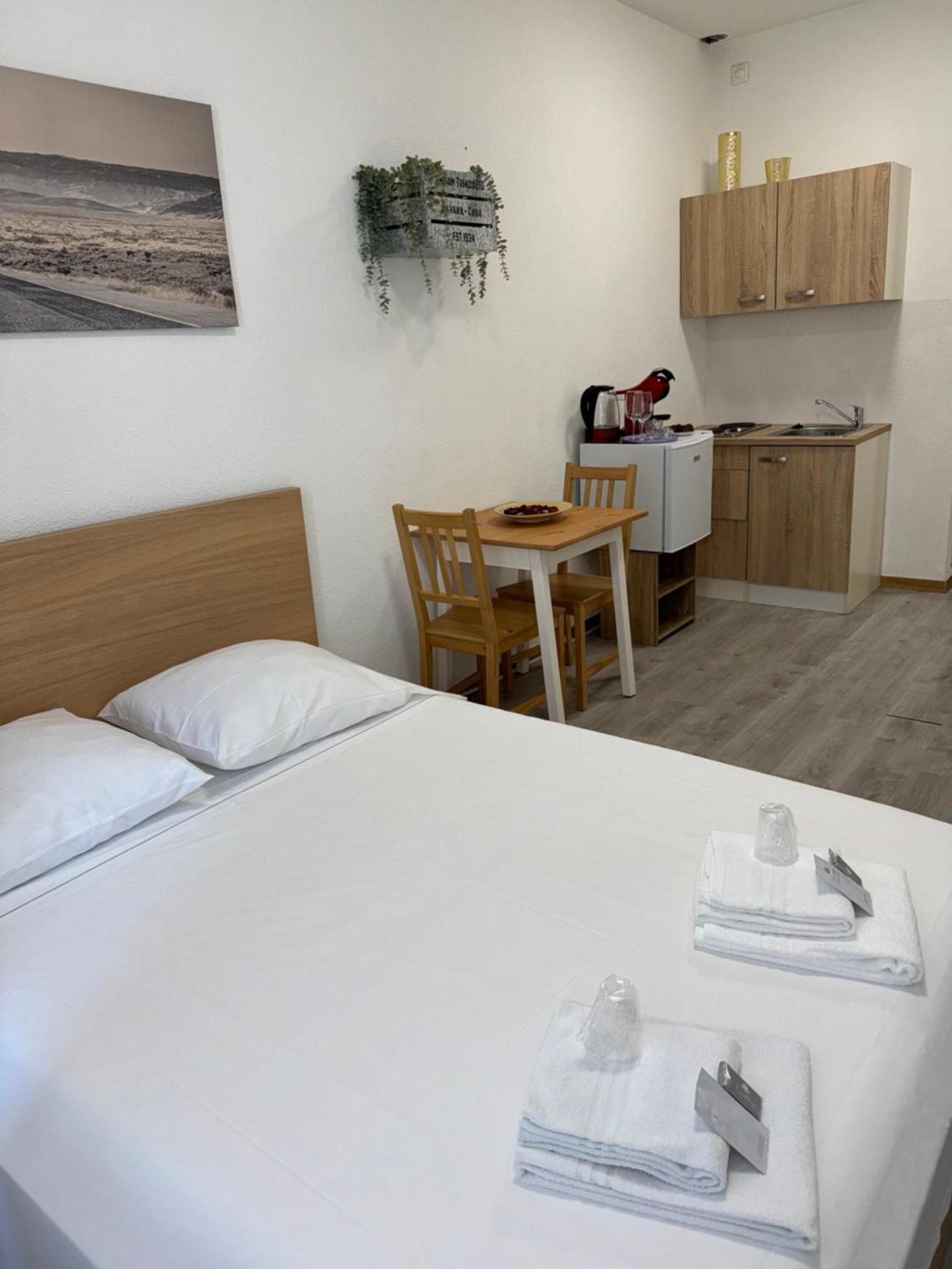 Hotel Leon D'Or Белинцона Екстериор снимка